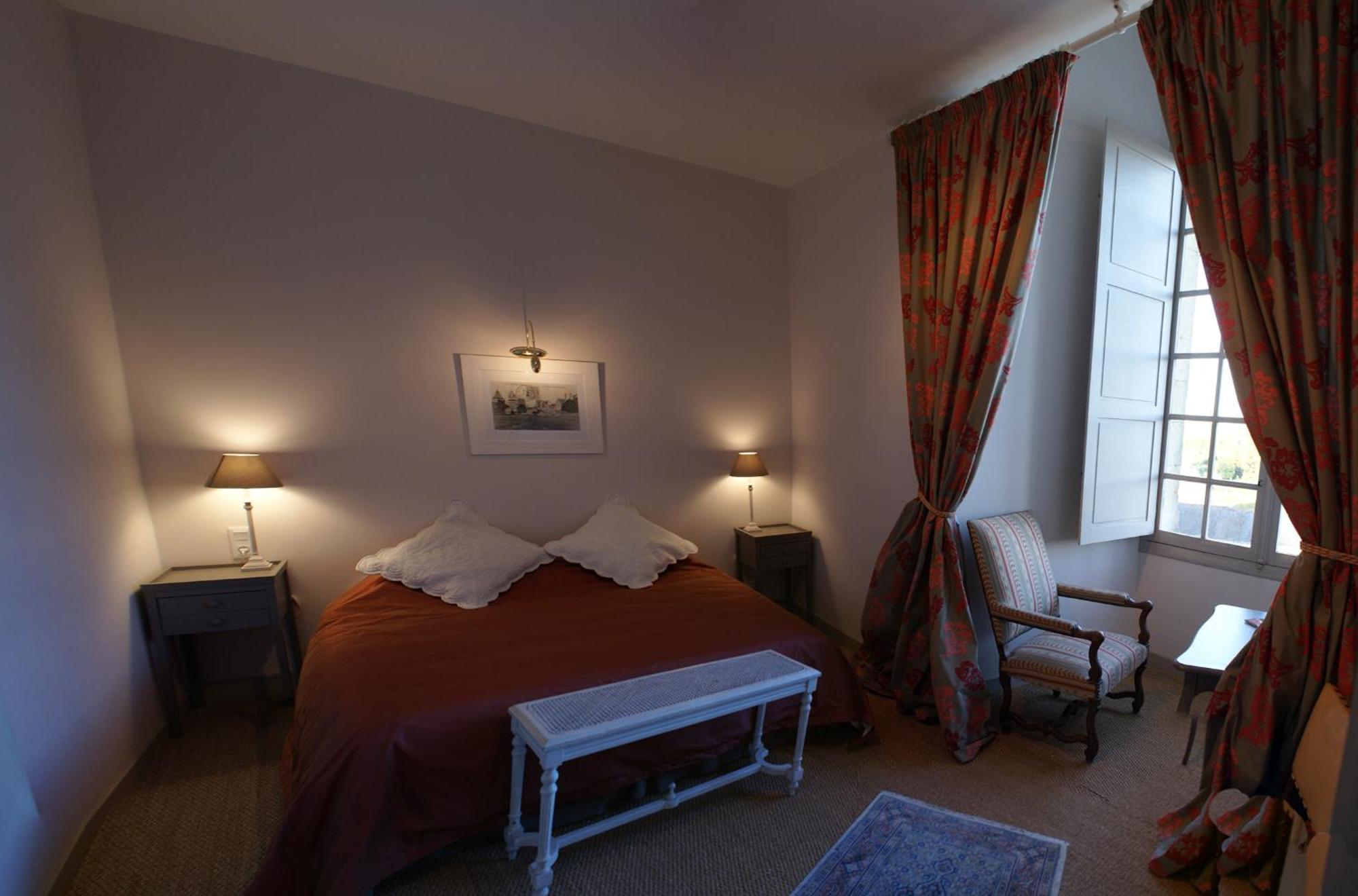 Chateau De Durtal Bed & Breakfast Екстериор снимка