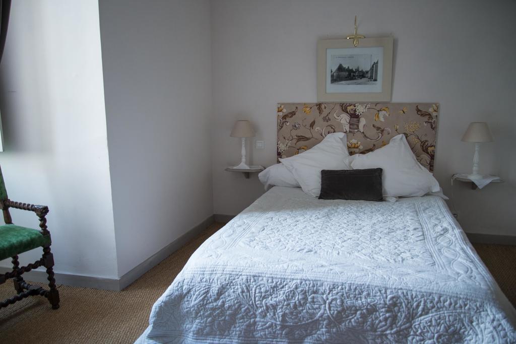 Chateau De Durtal Bed & Breakfast Екстериор снимка